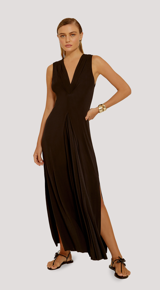 LONG PLEATED SLEEVELESS DRESS